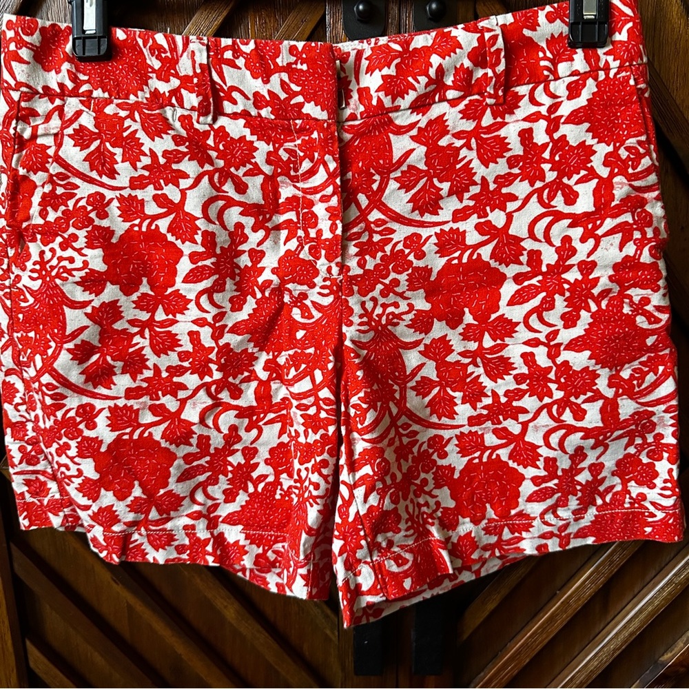 Ann Taylor LOFT Women’s Orange and White Floral Shorts Size 6